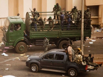 El bloque de 15 naciones que integran la ECOWAS, decidió la víspera suspender la...