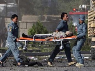 Khan dijo que entre las víctimas estaba uno de sus hermanos y el comandante del puesto,...