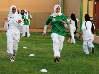 Un acuerdo similar permitió que la joven saudí Dalma Rushdi compitiera en la prueba...