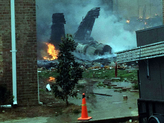 Los testigos explicaron que el avión cayó bruscamente y que la fuga de combustible...
