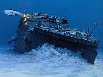 El Titanic, el crucero más grande y lujoso del mundo, viajaba de Inglaterra a Nueva York...