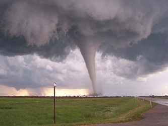 En Iowa, el sábado por la noche un tornado impactó en la comunidad local de Thurman...