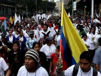 Colombia y Estados Unidos acordaron poner en vigencia el 15 de mayo el TLC, que estaba negociado...