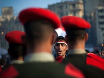 El funcionario de la Junta Militar pidió a los egipcios confianza y aseguró que la...