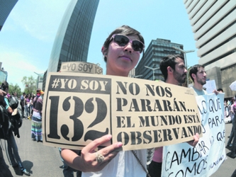 El movimiento #YoSoy132 nació la noche del 10 de mayo, en el Zócalo, durante el...