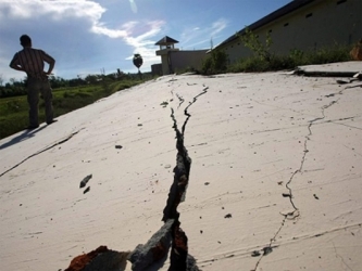 El Servicio Geológico de Estados Unidos ubicó el epicentro del sismo a 24...
