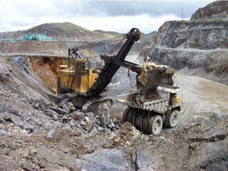 La liberalización económica del sector minero mexicano coincidió además...