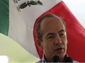 Tras la derrota, el presidente Felipe Calderón opinó que el PAN debía ser...