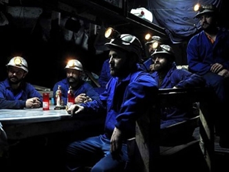 Los mineros exigen al gobierno desbloquear 200 millones de euros para relanzar la producción...