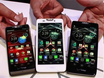 Los teléfonos utilizarán el software Android de Google. Motorola mostró los...