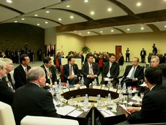 La APEC, que también agrupa a México, Chile, Perú y Colombia, toma decisiones...