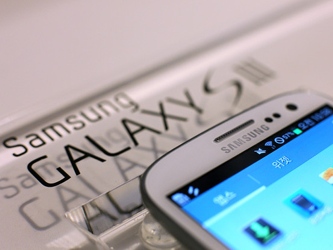 De manera separada, Samsung dijo que añadió el nuevo iPhone 5 a la lista de productos...
