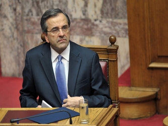 En febrero, Samaras y su partido Nueva Democracia, como parte de la coalición, votaron a...