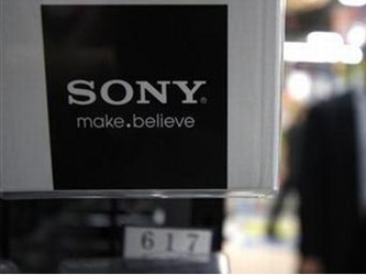 Las acciones de Sony cotizaban a 983 yenes al cierre del mercado en Tokio, sin cambios respecto al...