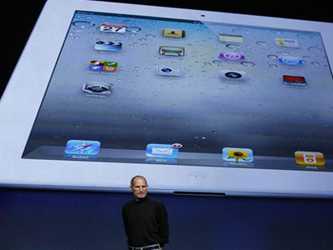 La empresa también presentó una nueva versión del iPad de tamaño...