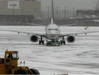 El aeropuerto LaGuardia de Nueva York permanece cerrado. Las autoridades evalúan el impacto...