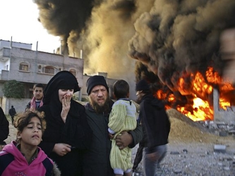El gobierno de Benjamin Netanyahu trata de legitimar los bombardeos sobre Gaza como una...