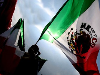 El México nacido del pacto con campesinos y obreros está muerto y fue enterrado...