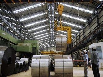 En comparación con noviembre del 2011, la producción industrial de Brasil se...