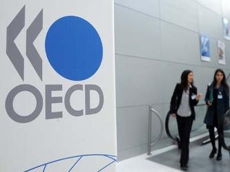  En cambio, en plena crisis internacional, la pobreza en el conjunto de la OCDE permanece casi sin...