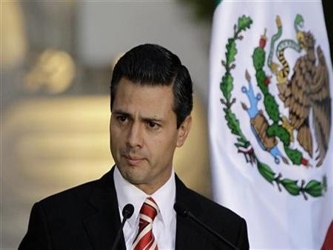 Además, Peña Nieto se pronunció en contra de que cada seis años se...
