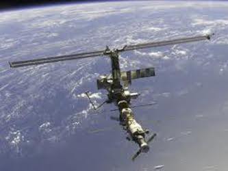 El Control de la Misión en el Centro Espacial Johnson en Houston pudo comunicarse con la...