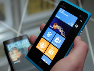Nokia dijo que comenzará a vender dos nuevos teléfonos que incluirán la...