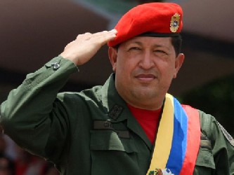 Chávez tomó muy en serio y se comprometió muy joven con las ideas y la...
