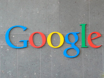 El presidente del directorio de Google, Eric Schmidt, en un discurso durante el lanzamiento de un...