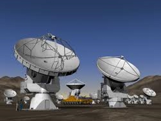 ALMA opera en la actualidad con 57 de las 66 antenas que contempla el proyecto en el llano de...