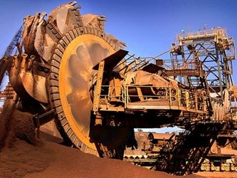 Aparte de apropiarse de los recursos mineros del país, las empresas mineras han abusado de...