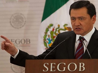 Osorio y la secretaria declinante (es decir, Napolitano, no la Secretaría de...