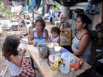 La única respuesta contundente y permanente para disminuir la pobreza en México es el...