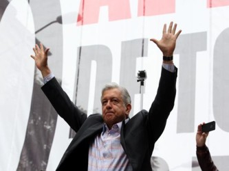 Los analistas políticos incluso interpretan la unión de fuerzas entre Cárdenas...