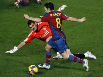 Lionel Messi, quien no jugaba desde fines de septiembre por una lesión, saltó al...