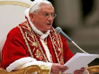 Benedicto XVI comenzó a hablar y lo hizo de una forma completamente hilada sin la más...