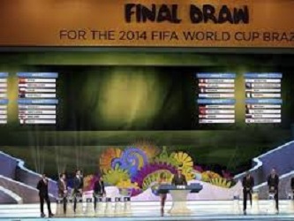 En un comunicado publicado en su sitio web (www.fifa.com), la FIFA confirmó el horario de 64...