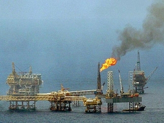 La reducción de la producción petrolera y el deterioro de Pemex se deriva de un...