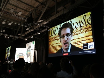 Snowden afirmó que las firmas tecnológicas pueden actuar con más rapidez que...