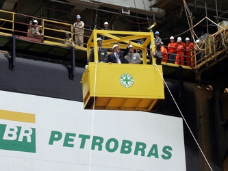 Maria das Graças Foster dijo ante el Congreso que Petrobras compró la refinería con...