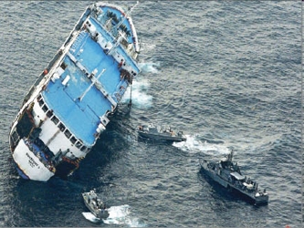 La guardia costera de Corea del Sur dijo el miércoles que más de 300 personas se...
