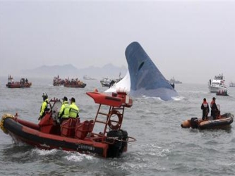 El ferry transportaba a 459 personas, de las cuales 164 fueron rescatadas, según indicaron...