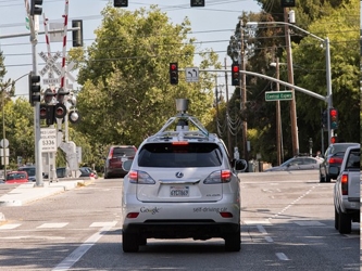 Google anotó que cambió el enfoque del proyecto de conducir en autopistas a transitar...