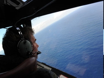 El vuelo MH370, que transportaba 239 personas a bordo, desapareció de las pantallas de radar...