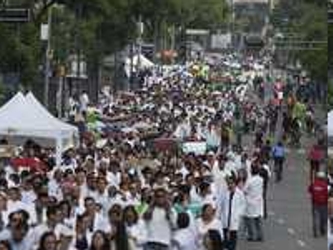 En el trayecto del Ángel de la Independencia al Zócalo, desde las 9 horas, corearon...