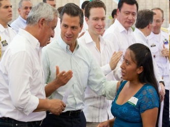 Por ese motivo el presidente mexicano, Enrique Peña Nieto, convocó a su...