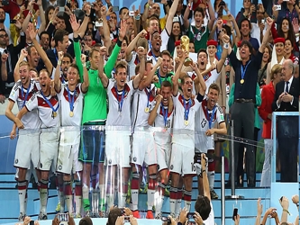 La victoria 1-0 en la final sobre Argentina hizo que Alemania subiera un escalón hasta lo...