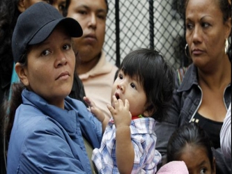 En Guatemala dos tercios de la población rural viven con menos de un dólar al...