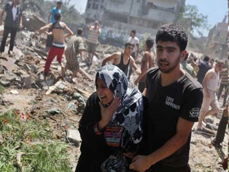 Además, unas 81.000 personas buscan refugio en las escuelas de la UNRWA (la agencia de la...