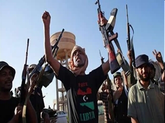 En el marco de los crecientes combates entre micilias en Libia, numersos gobiernos extranjeros han...